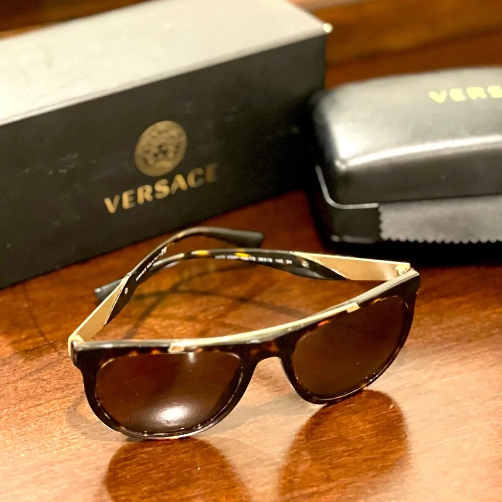 Versace sunglass - Picture 2 of 2